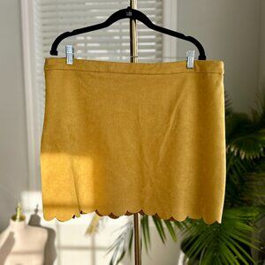 Shein Mustard Yellow Scalloped Hem Faux Suede Miniskirt Sz 1X (read description)